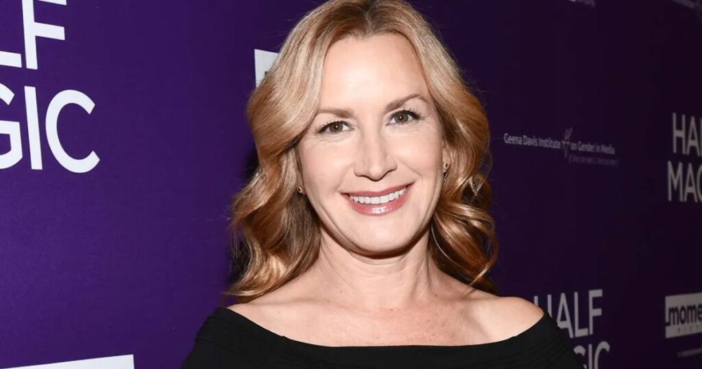 Angela Kinsey Net Worth