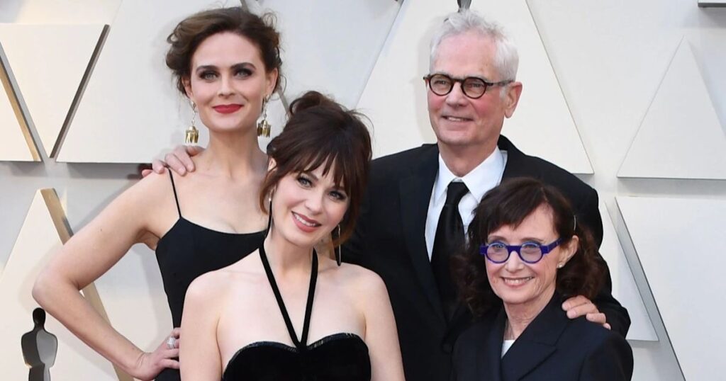 caleb deschanel net worth