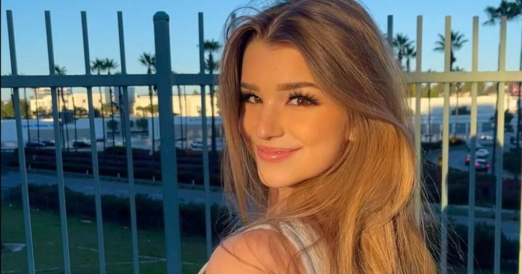 how old is brooke monk