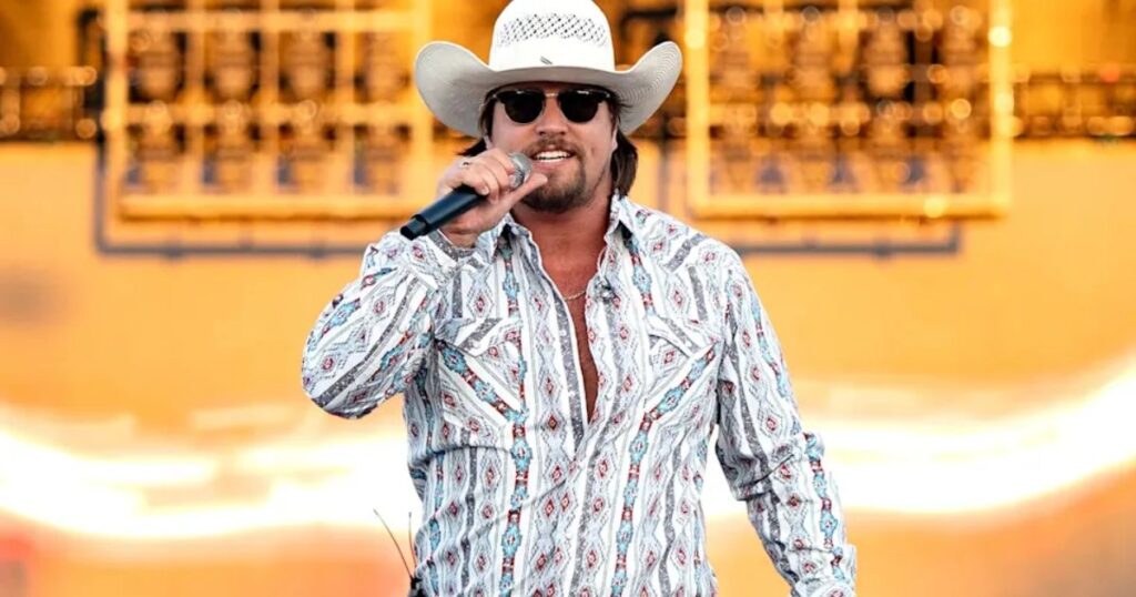 where is gavin adcock from