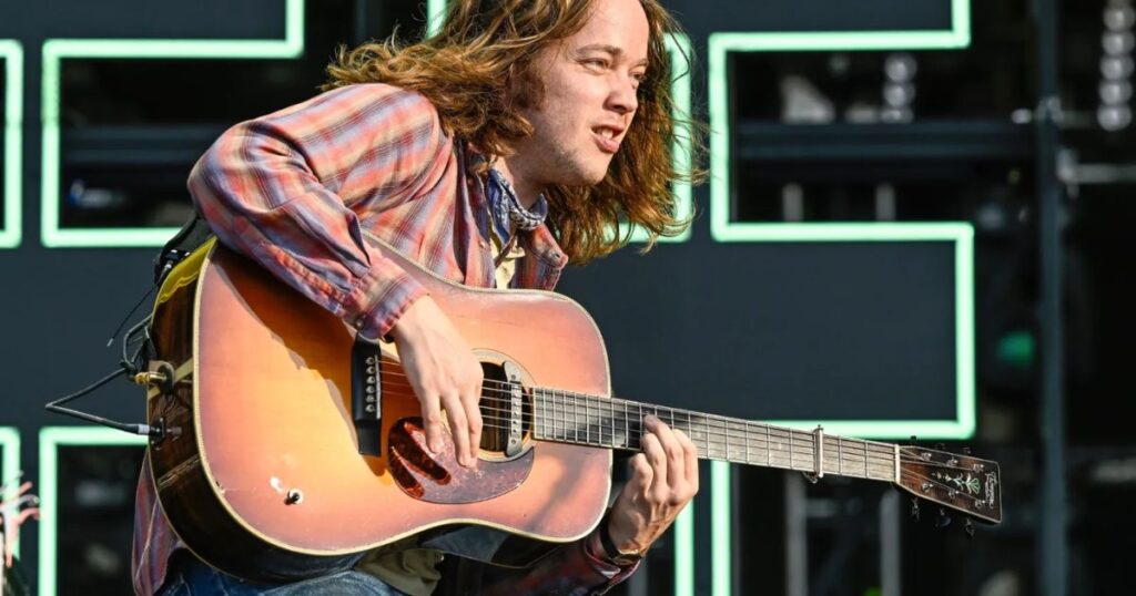billy strings net worth